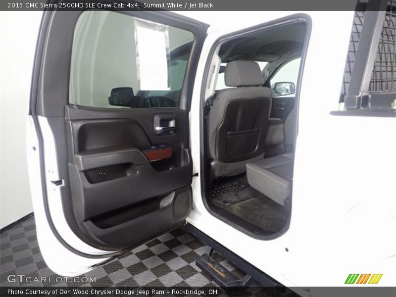 Summit White / Jet Black 2015 GMC Sierra 2500HD SLE Crew Cab 4x4