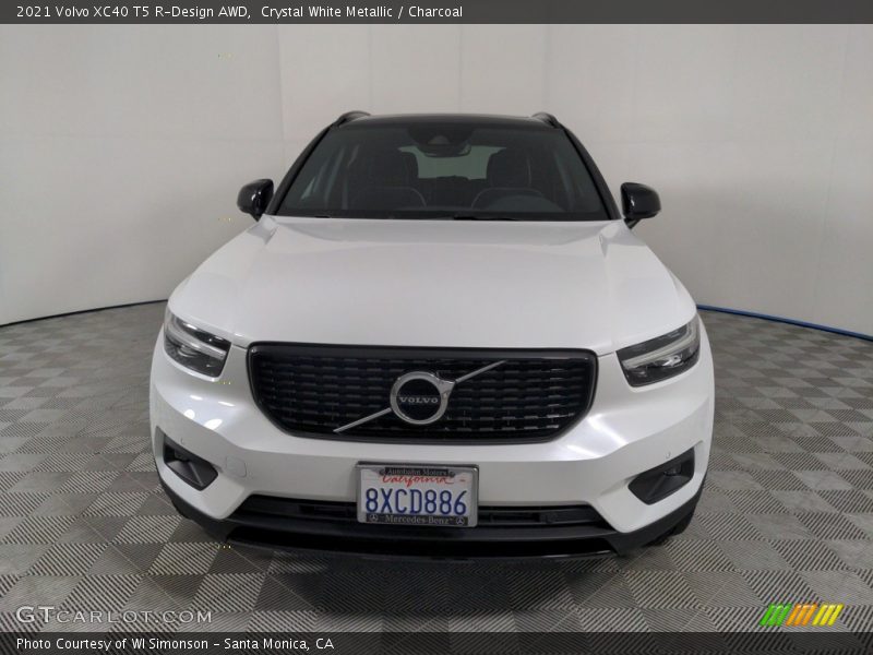 Crystal White Metallic / Charcoal 2021 Volvo XC40 T5 R-Design AWD