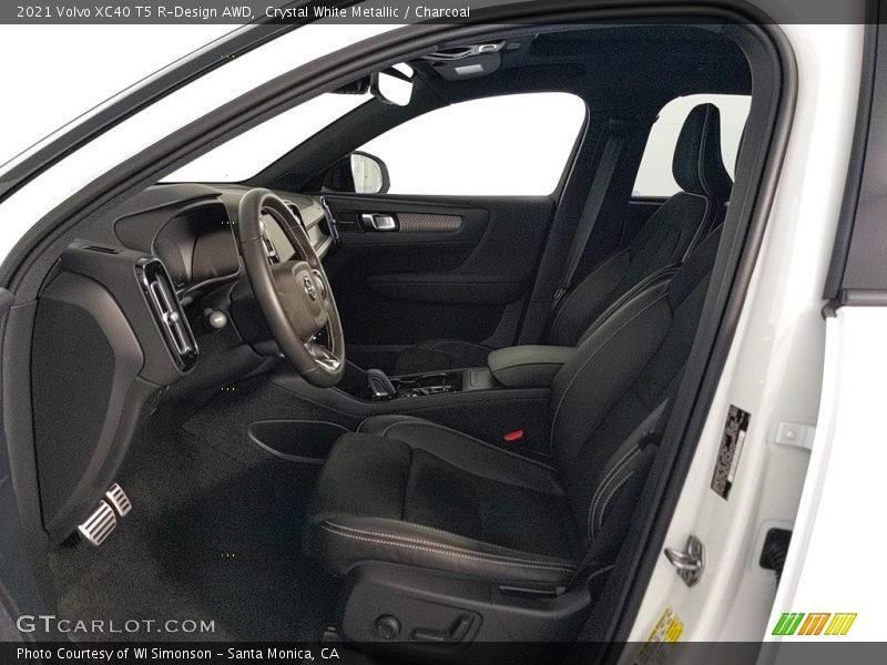Crystal White Metallic / Charcoal 2021 Volvo XC40 T5 R-Design AWD