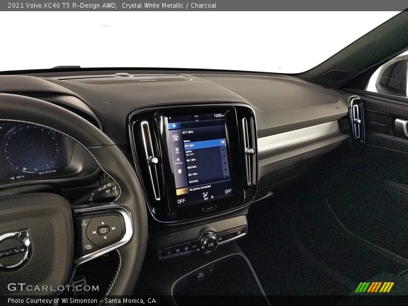 Crystal White Metallic / Charcoal 2021 Volvo XC40 T5 R-Design AWD