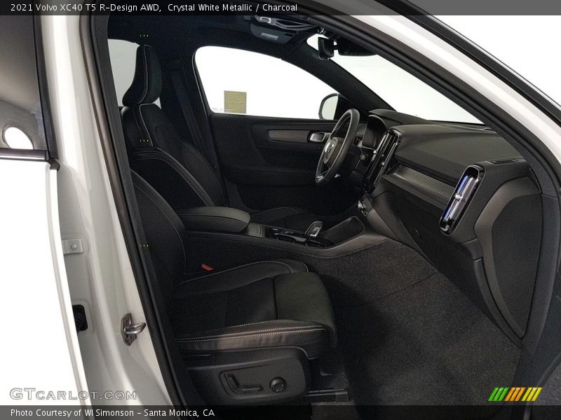 Crystal White Metallic / Charcoal 2021 Volvo XC40 T5 R-Design AWD