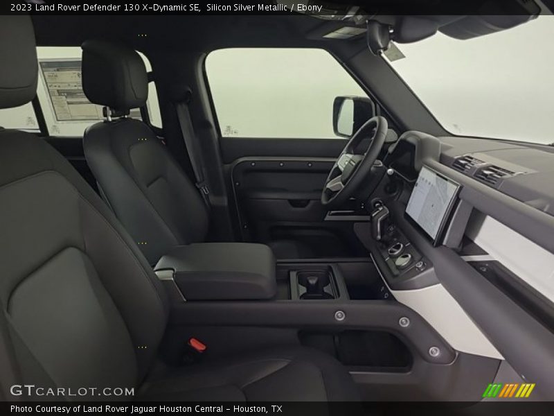Silicon Silver Metallic / Ebony 2023 Land Rover Defender 130 X-Dynamic SE