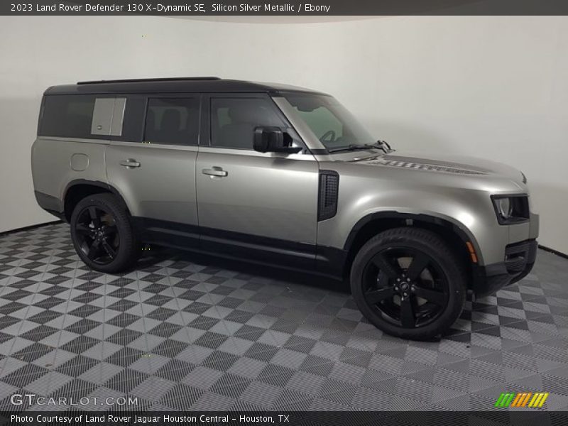 Front 3/4 View of 2023 Defender 130 X-Dynamic SE