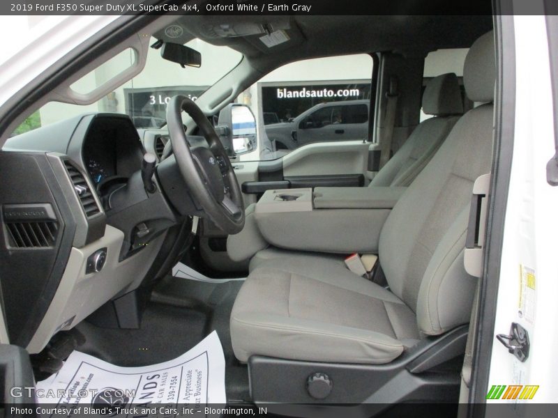 Oxford White / Earth Gray 2019 Ford F350 Super Duty XL SuperCab 4x4