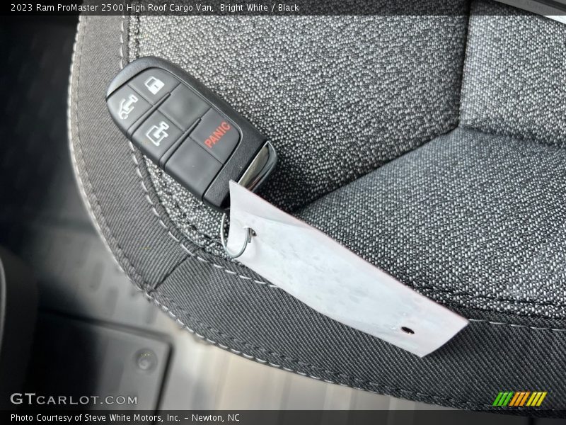 Bright White / Black 2023 Ram ProMaster 2500 High Roof Cargo Van