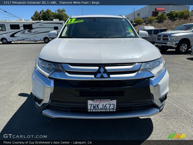 Diamond White Pearl / Beige 2017 Mitsubishi Outlander SEL S-AWC