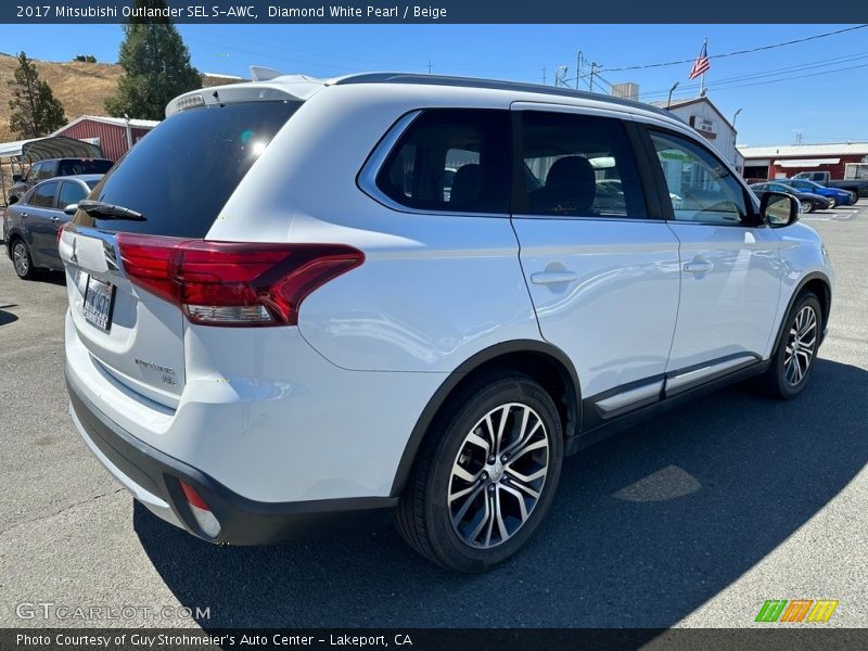  2017 Outlander SEL S-AWC Diamond White Pearl