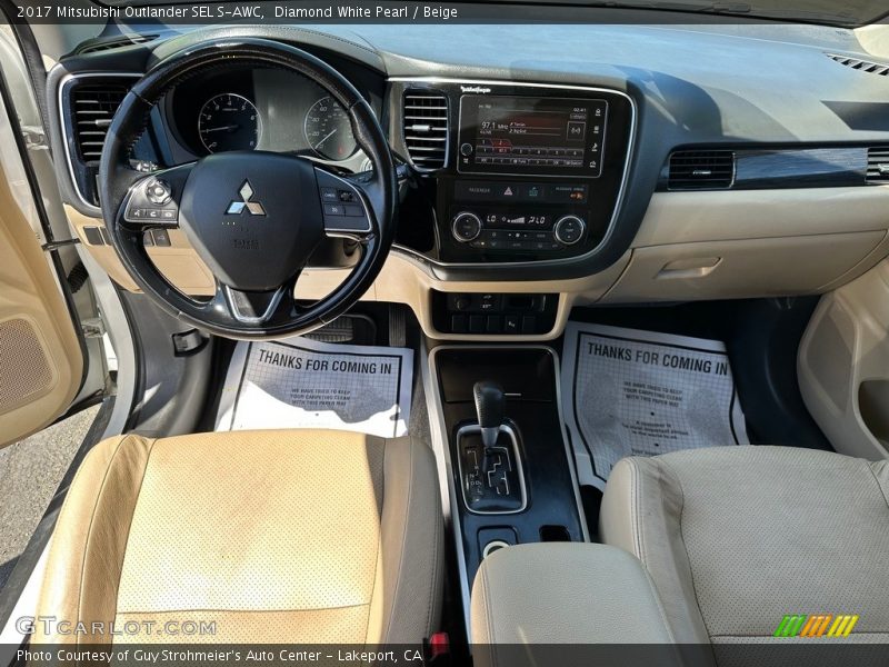 Dashboard of 2017 Outlander SEL S-AWC