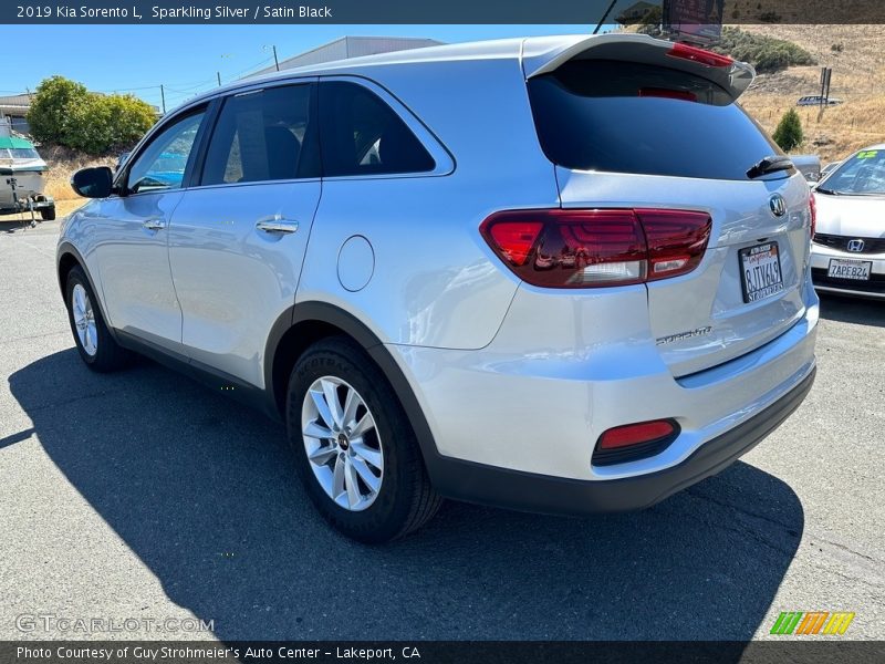 Sparkling Silver / Satin Black 2019 Kia Sorento L