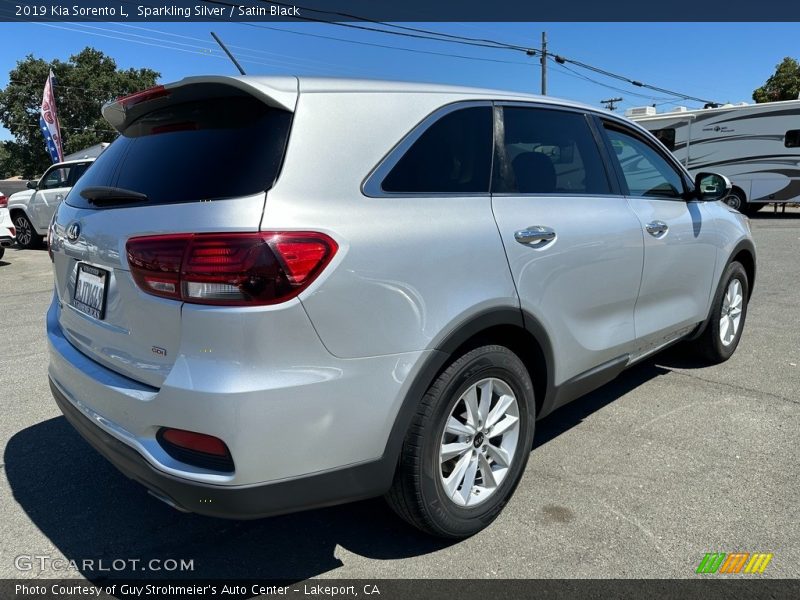 Sparkling Silver / Satin Black 2019 Kia Sorento L