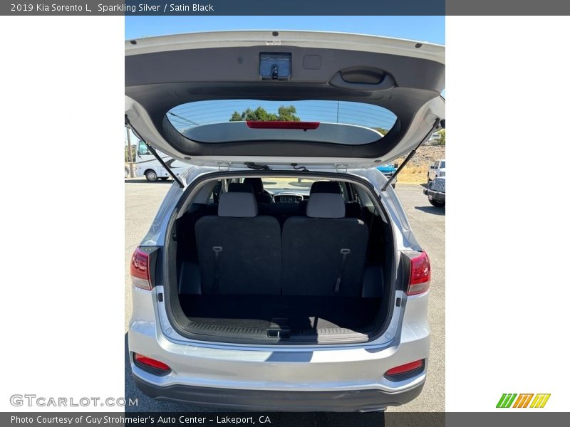 Sparkling Silver / Satin Black 2019 Kia Sorento L