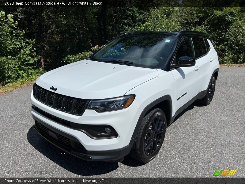 Bright White / Black 2023 Jeep Compass Altitude 4x4