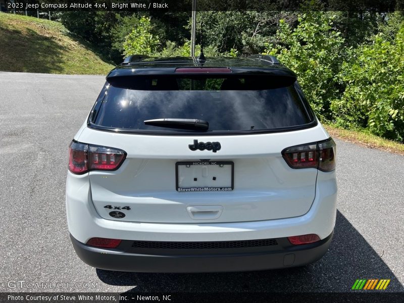 Bright White / Black 2023 Jeep Compass Altitude 4x4