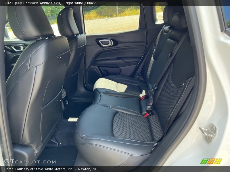 Bright White / Black 2023 Jeep Compass Altitude 4x4