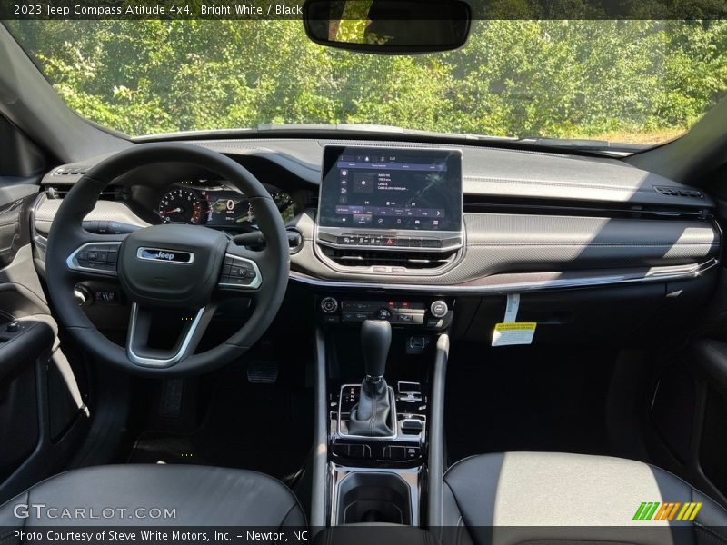 Bright White / Black 2023 Jeep Compass Altitude 4x4