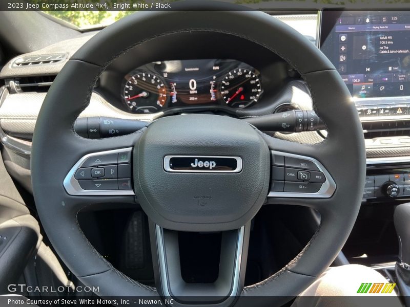 Bright White / Black 2023 Jeep Compass Altitude 4x4