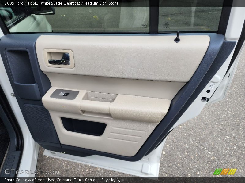 White Suede Clearcoat / Medium Light Stone 2009 Ford Flex SE