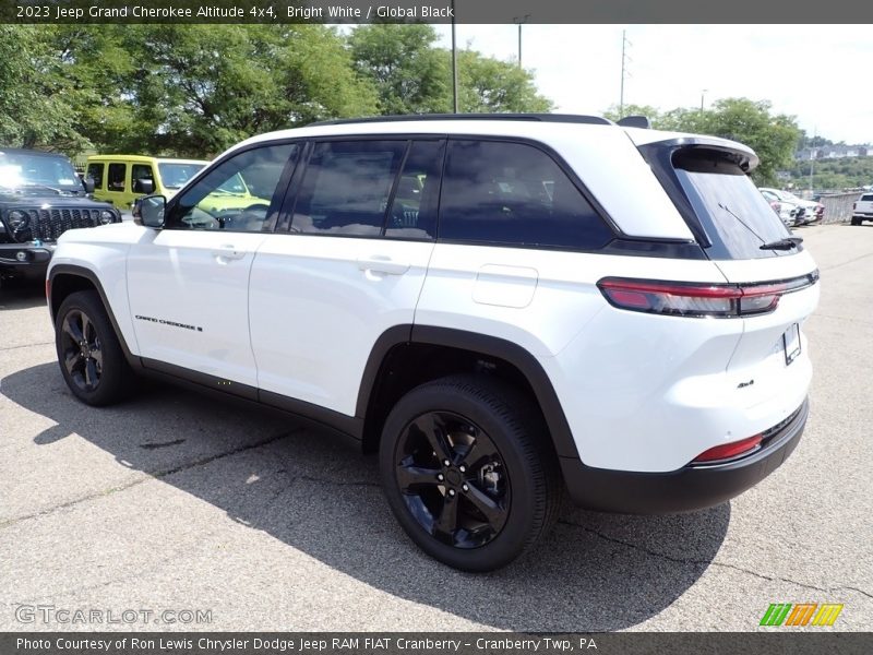 Bright White / Global Black 2023 Jeep Grand Cherokee Altitude 4x4