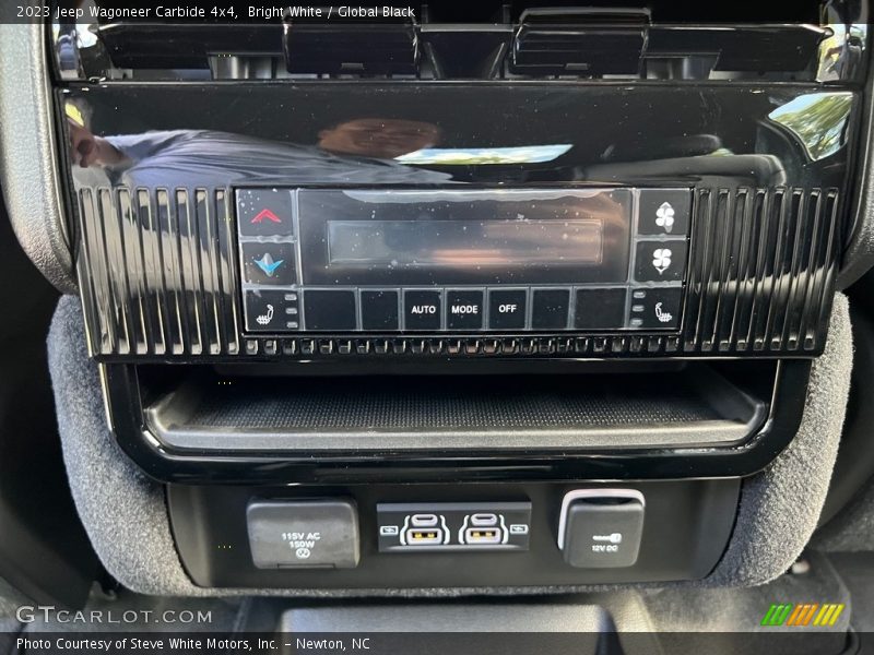 Controls of 2023 Wagoneer Carbide 4x4