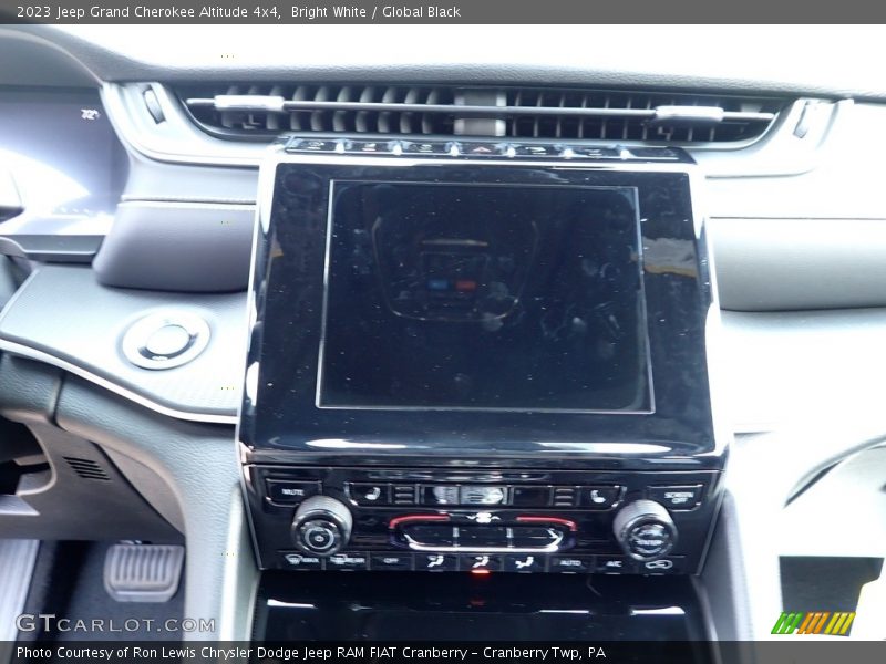 Bright White / Global Black 2023 Jeep Grand Cherokee Altitude 4x4