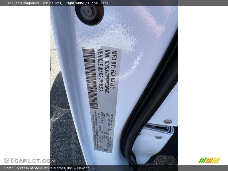 Bright White / Global Black 2023 Jeep Wagoneer Carbide 4x4
