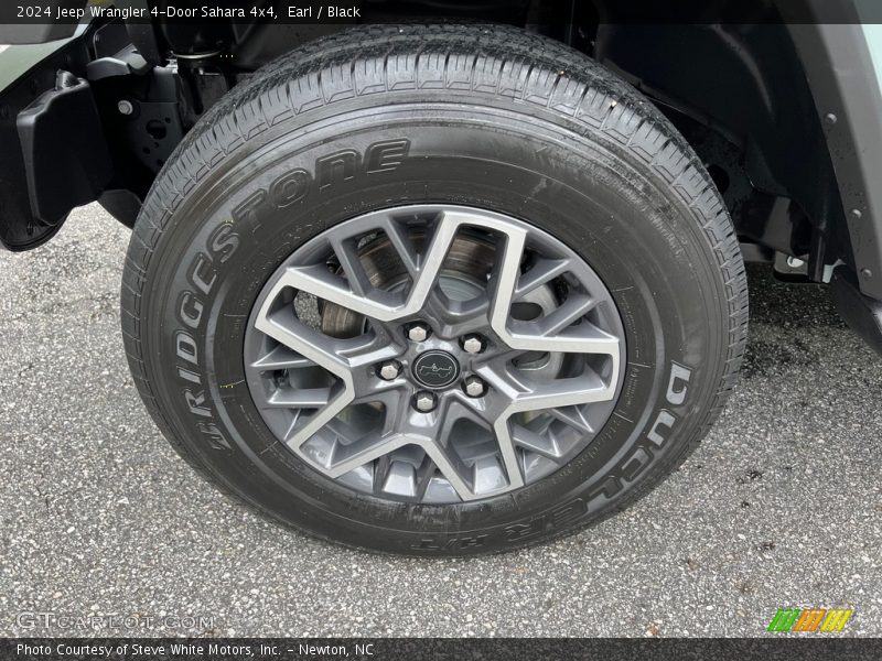  2024 Wrangler 4-Door Sahara 4x4 Wheel