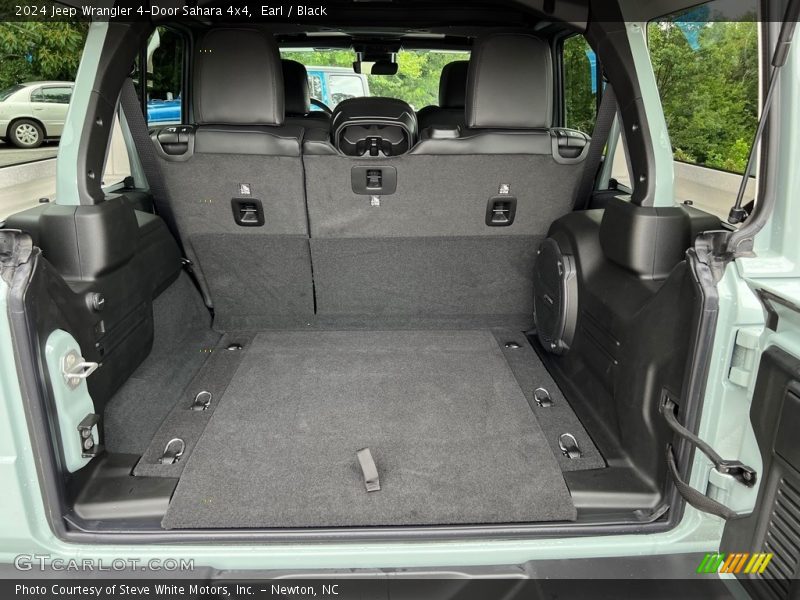  2024 Wrangler 4-Door Sahara 4x4 Trunk