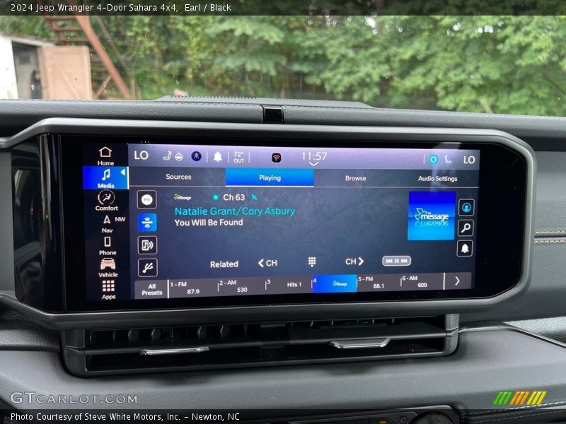 Controls of 2024 Wrangler 4-Door Sahara 4x4