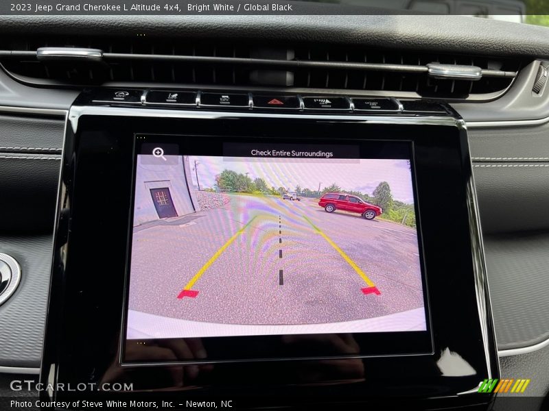 Bright White / Global Black 2023 Jeep Grand Cherokee L Altitude 4x4