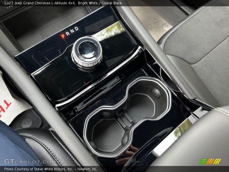 Bright White / Global Black 2023 Jeep Grand Cherokee L Altitude 4x4