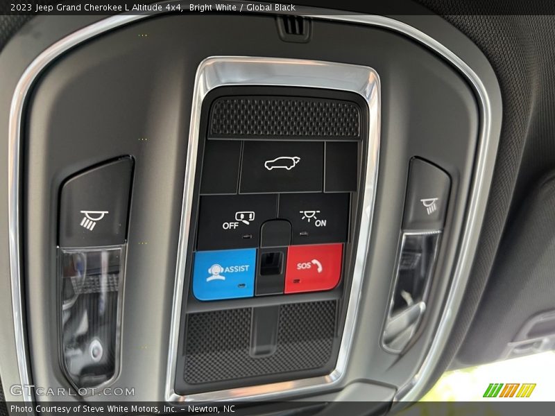 Bright White / Global Black 2023 Jeep Grand Cherokee L Altitude 4x4