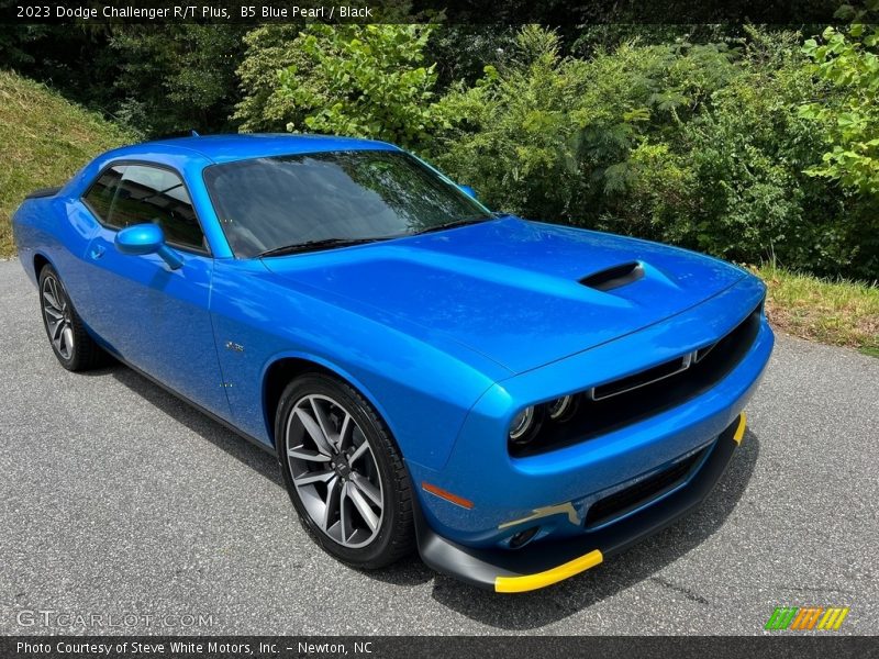 Front 3/4 View of 2023 Challenger R/T Plus