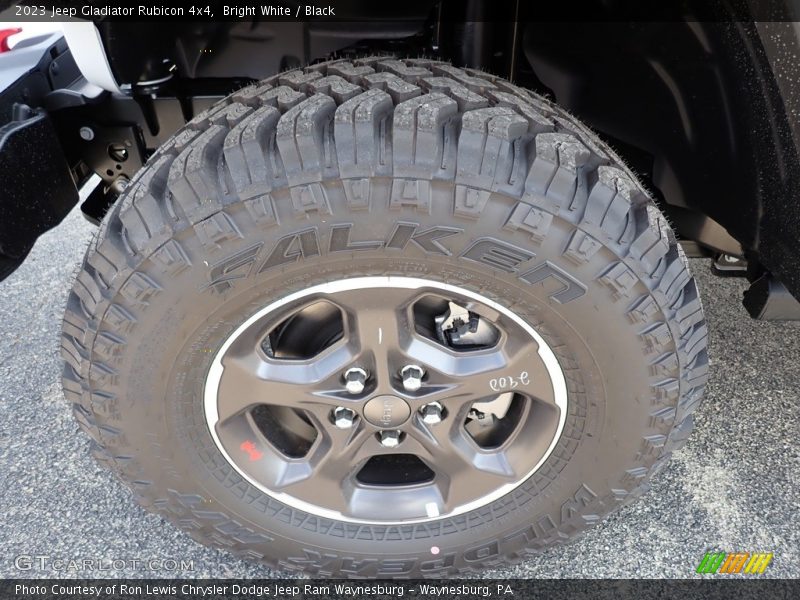 Bright White / Black 2023 Jeep Gladiator Rubicon 4x4