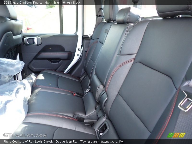Bright White / Black 2023 Jeep Gladiator Rubicon 4x4
