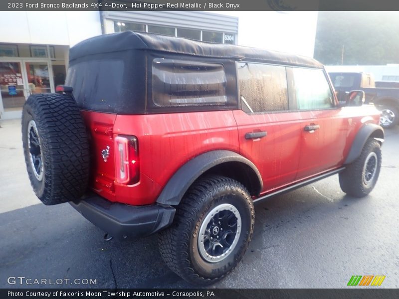 Hot Pepper Red Metallic / Black Onyx 2023 Ford Bronco Badlands 4X4 4-Door