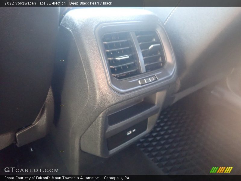 Deep Black Pearl / Black 2022 Volkswagen Taos SE 4Motion