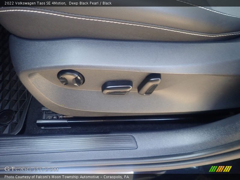 Deep Black Pearl / Black 2022 Volkswagen Taos SE 4Motion
