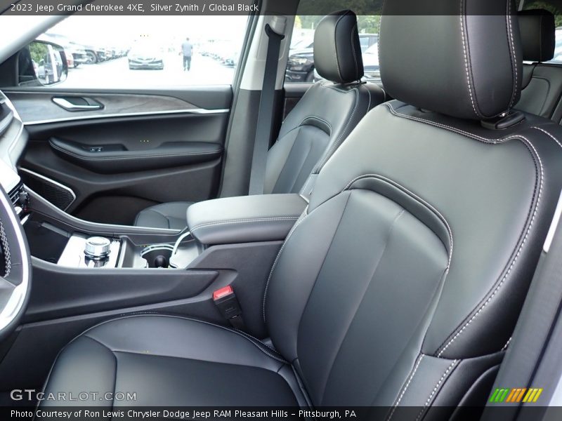 Front Seat of 2023 Grand Cherokee 4XE