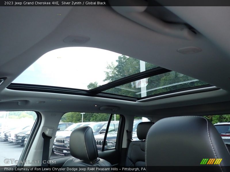 Sunroof of 2023 Grand Cherokee 4XE