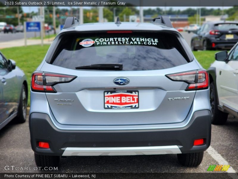 Ice Silver Metallic / Titanium Gray 2023 Subaru Outback 2.5i Limited