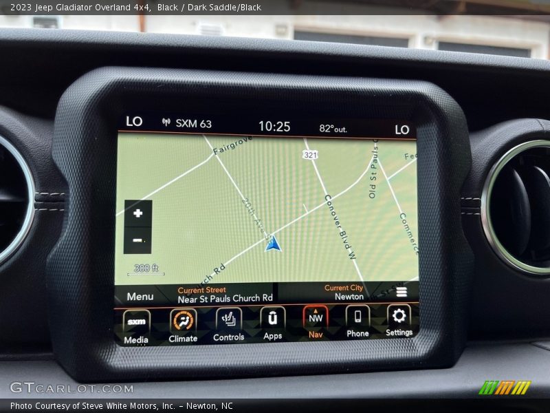Navigation of 2023 Gladiator Overland 4x4