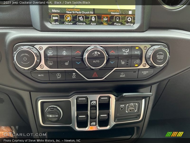 Controls of 2023 Gladiator Overland 4x4