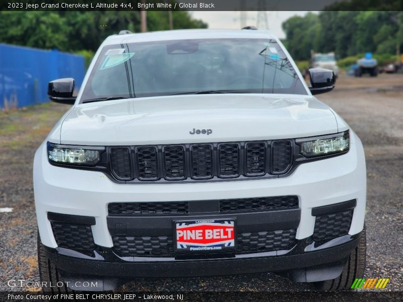 Bright White / Global Black 2023 Jeep Grand Cherokee L Altitude 4x4