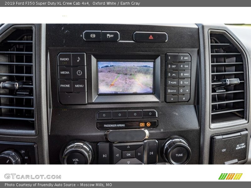 Oxford White / Earth Gray 2019 Ford F350 Super Duty XL Crew Cab 4x4