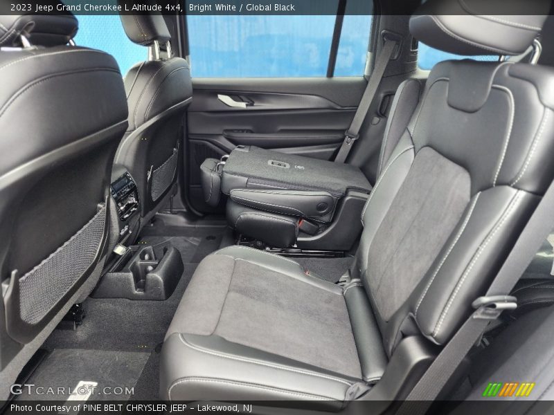 Bright White / Global Black 2023 Jeep Grand Cherokee L Altitude 4x4
