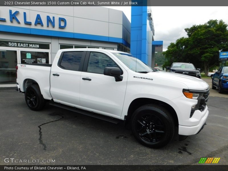 Summit White / Jet Black 2023 Chevrolet Silverado 1500 Custom Crew Cab 4x4