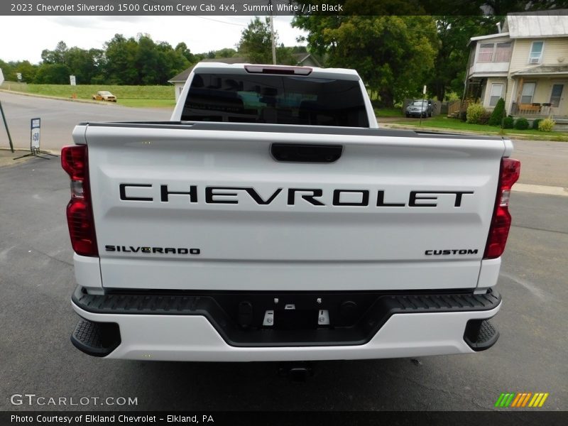 Summit White / Jet Black 2023 Chevrolet Silverado 1500 Custom Crew Cab 4x4