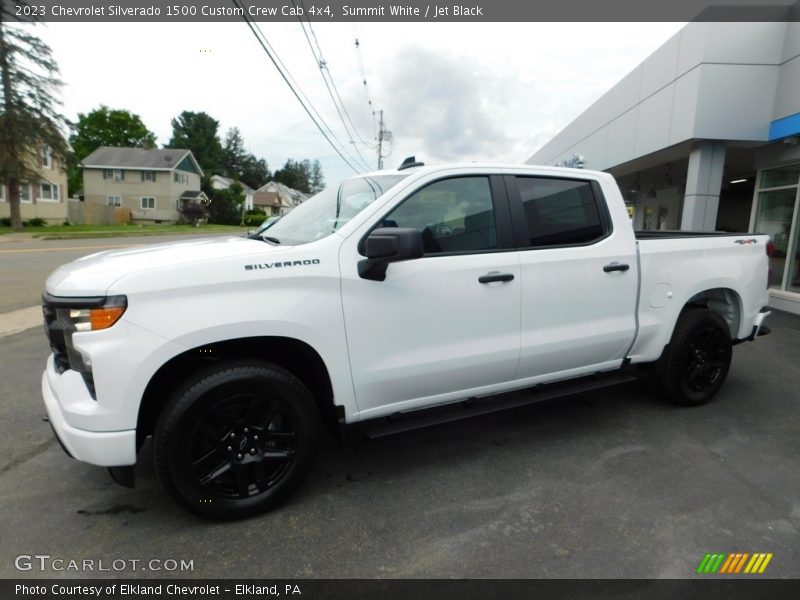 Front 3/4 View of 2023 Silverado 1500 Custom Crew Cab 4x4