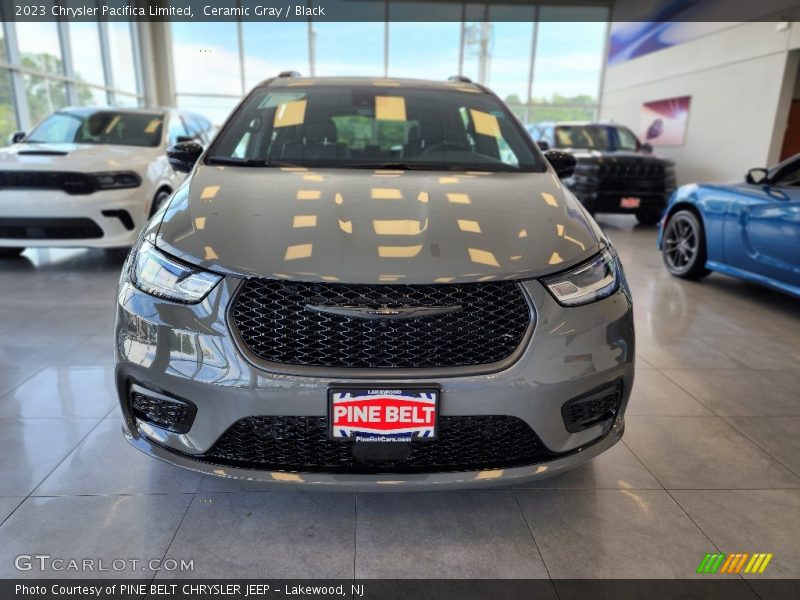 Ceramic Gray / Black 2023 Chrysler Pacifica Limited