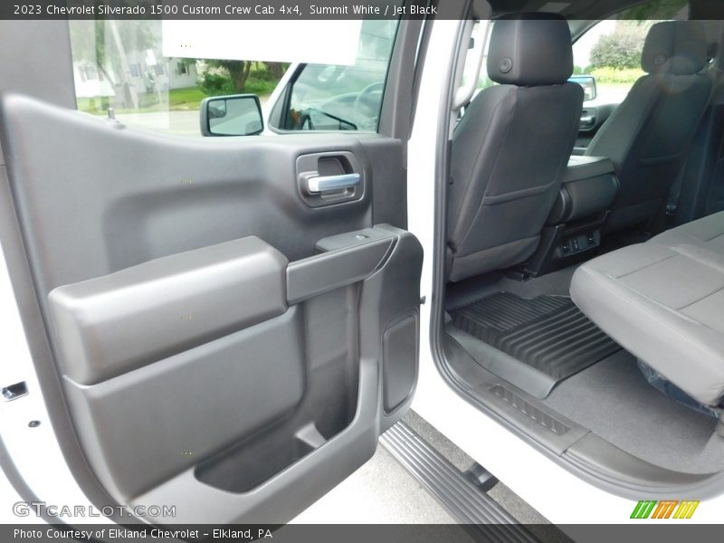 Summit White / Jet Black 2023 Chevrolet Silverado 1500 Custom Crew Cab 4x4